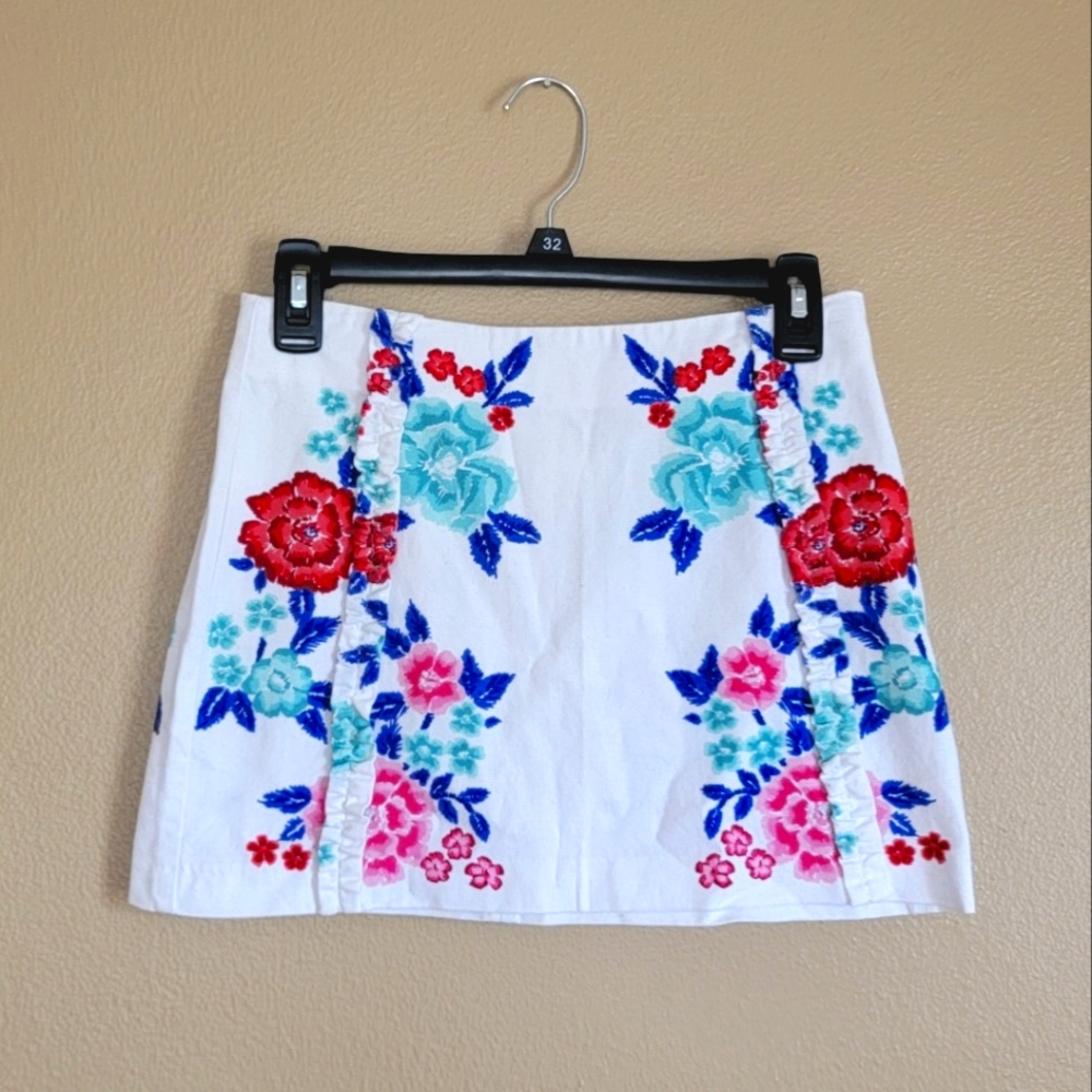 Zara Trafaluc Collection Miniskirt White Floral with Ruffles